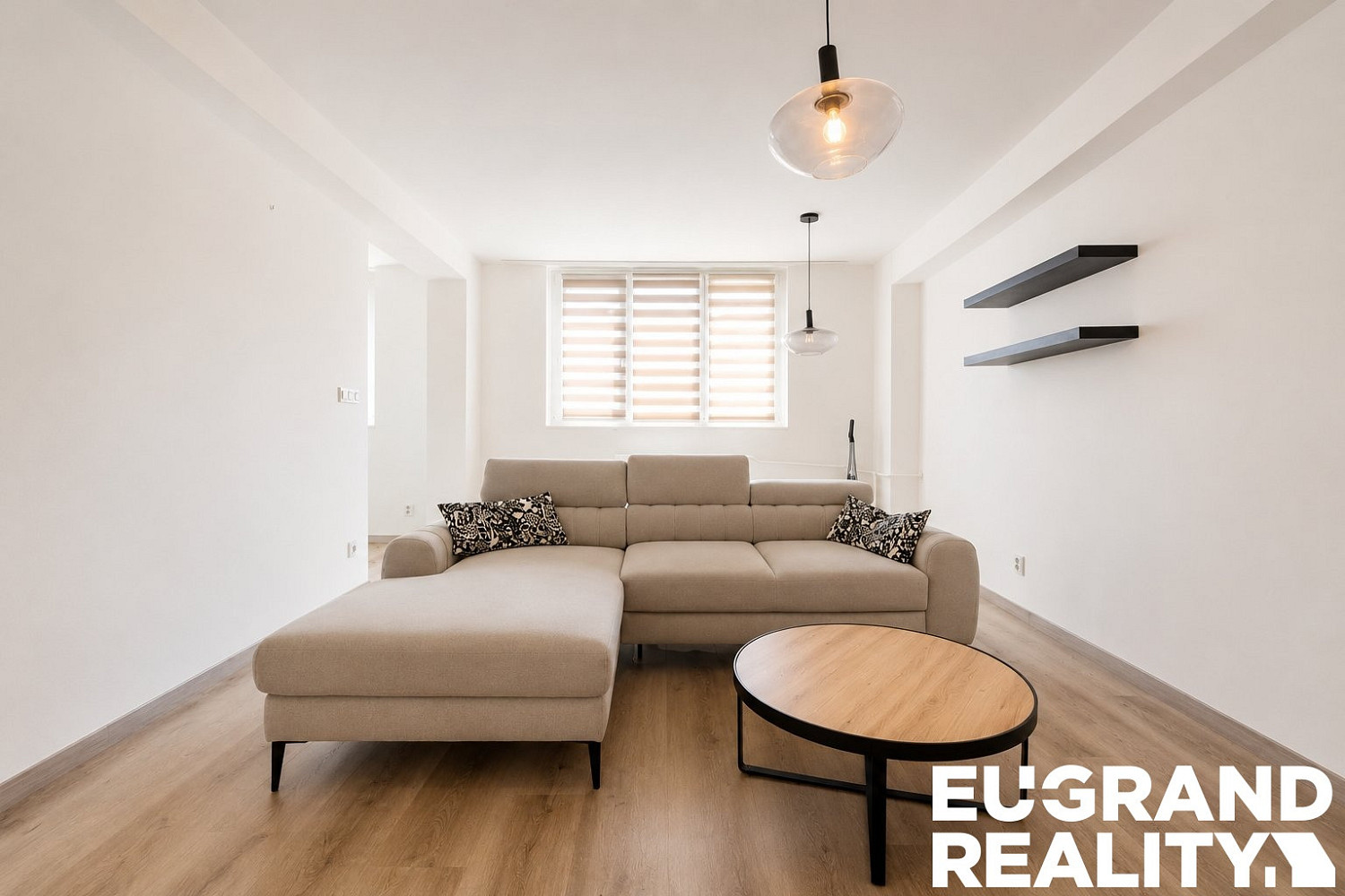 Pronájem bytu 2+kk 68 m² – fotografie 2
