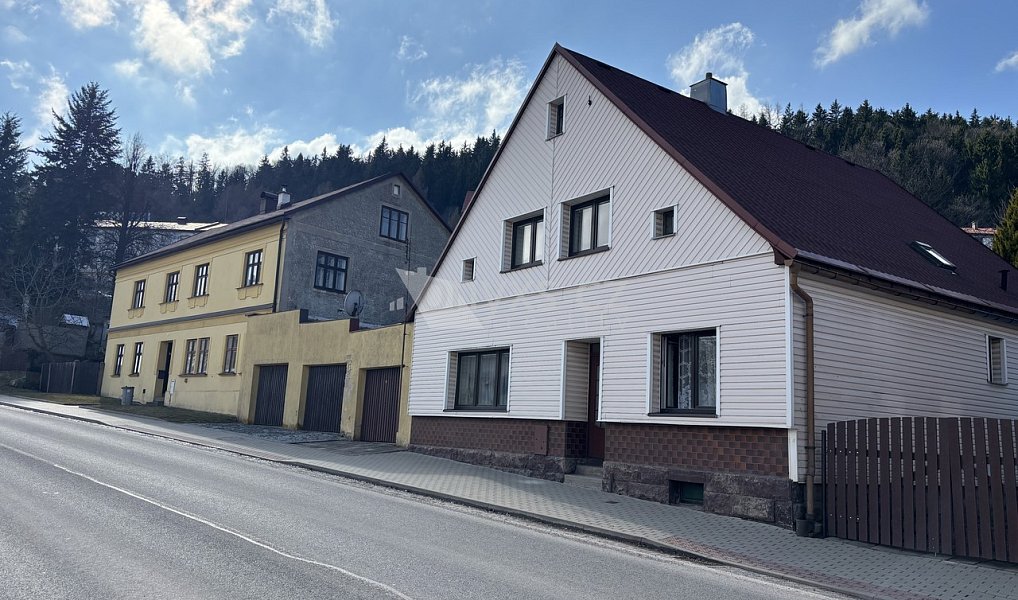 Prodej domu 162 m² s pozemkem 1 077 m², Žacléř – náhled fotky 2