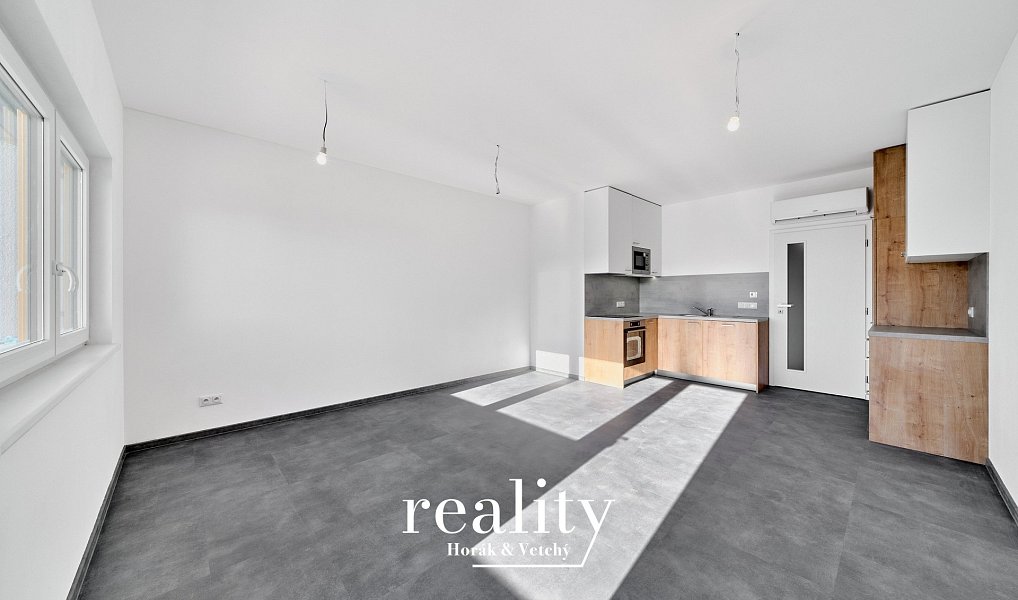 Pronájem bytu 1+kk 36 m², Znojmo – náhled fotky 3