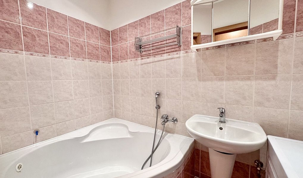 Prodej bytu 5+kk 102 m², Huzová – náhled fotky 11