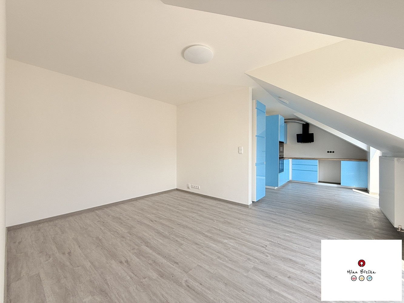 Pronájem bytu 1+kk 32 m² — photo 2