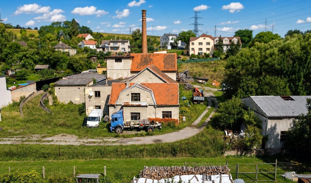 Prodej výrobních prostor 1 600 m², Mirotice – náhled fotky 2