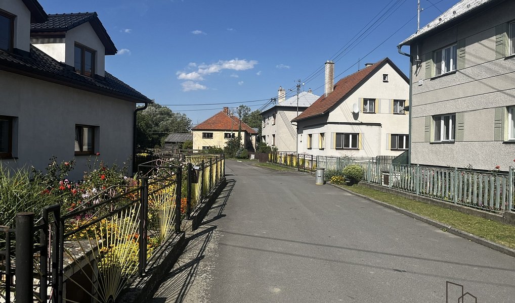 Prodej domu 160 m² s pozemkem 4 055 m², Podhradní Lhota – náhled fotky 13