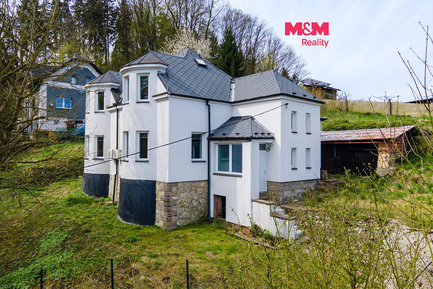 Prodej domu 198 m² s pozemkem 1 224 m²