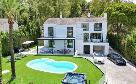 Prodej domu 321 m² s pozemkem 321 m², Nueva Andalucía, Španělsko