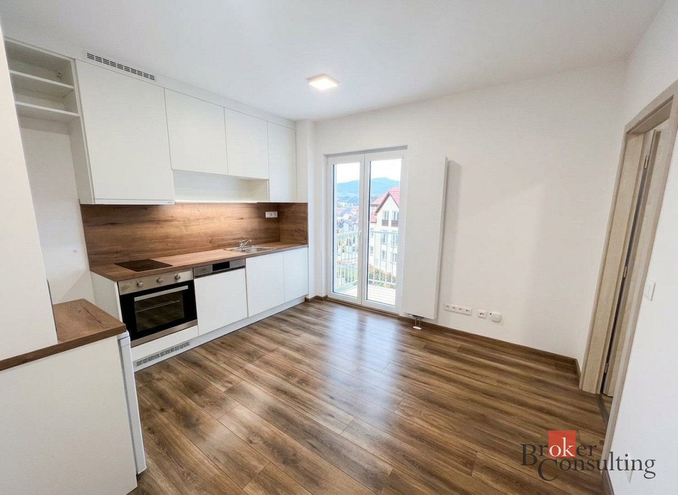 Pronájem bytu 2+kk 31 m² – fotografie 2