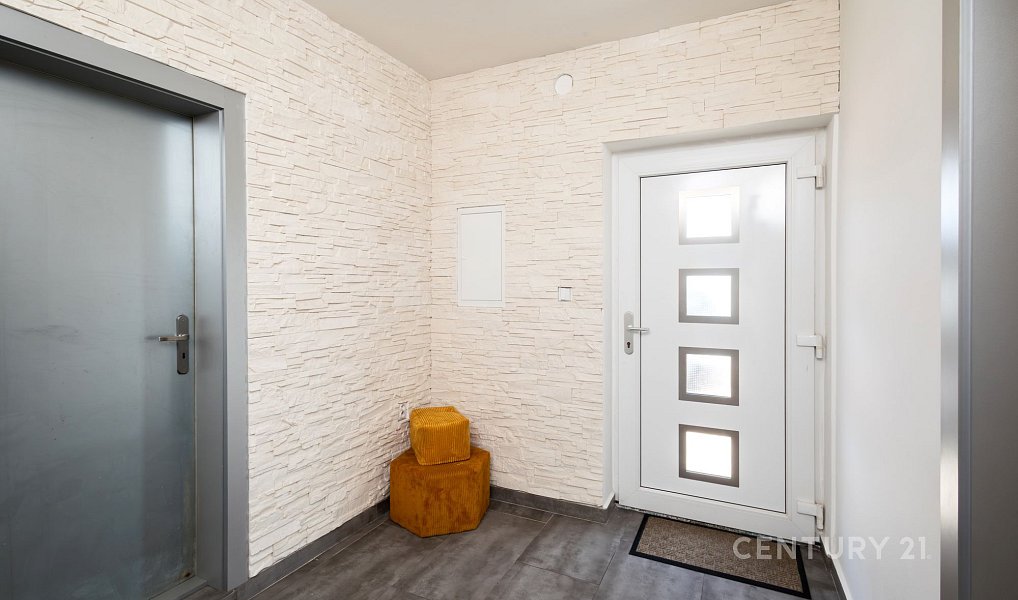 Prodej domu 181 m² s pozemkem 311 m², Kolín – náhled fotky 14