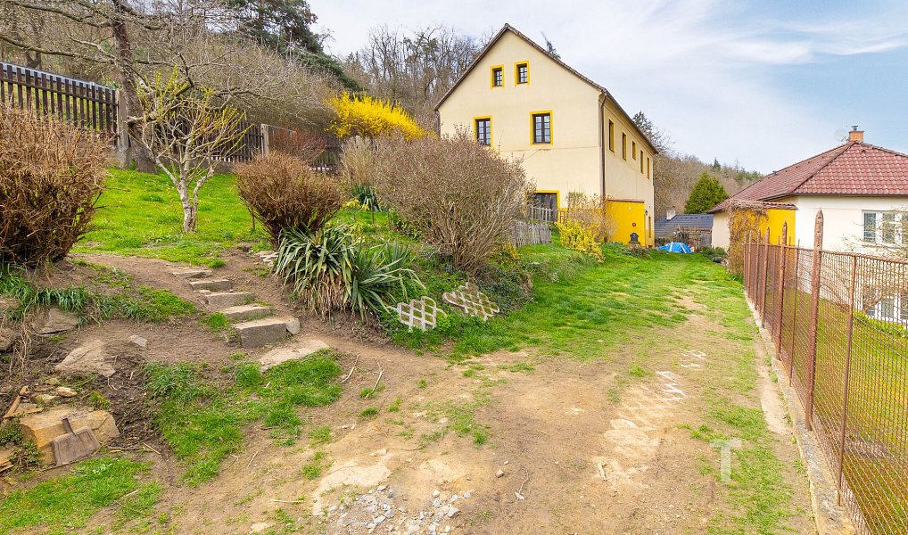 Prodej domu 258 m² s pozemkem 991 m², Nespeky – náhled fotky 16