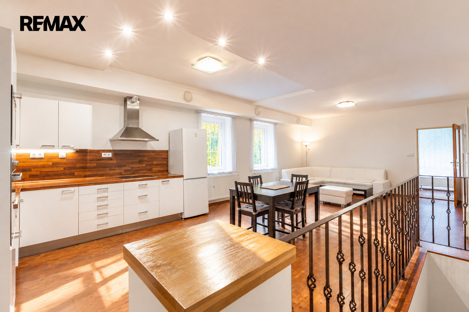 Pronájem bytu 2+kk 85 m² – fotografie 2