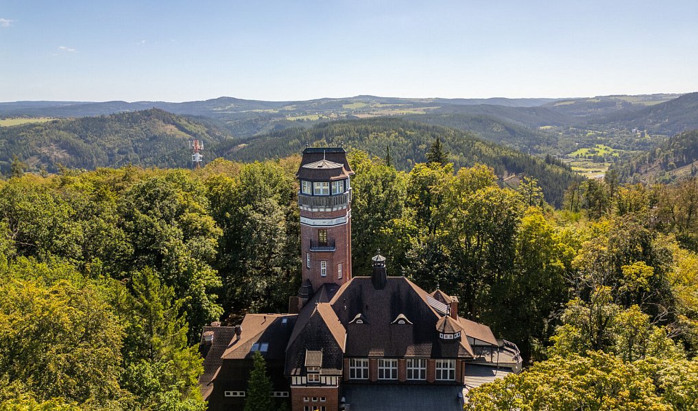 Prodej ubytovacího objektu 1 500 m², Karlovy Vary – náhled fotky 36