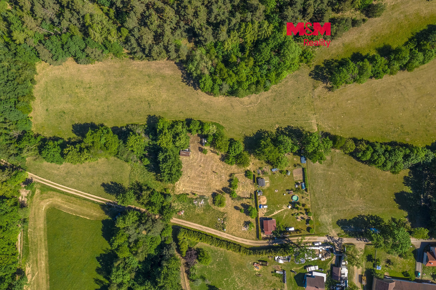Prodej stavebního pozemku 1 927 m²