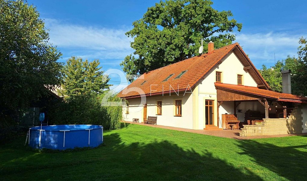 Pronájem domu 200 m² s pozemkem 1 093 m², Osek – náhled fotky 3