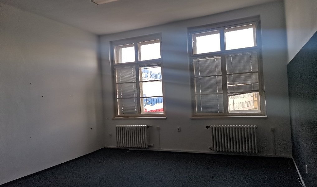 Pronájem kanceláře 28 m², Pardubice – náhled fotky 3