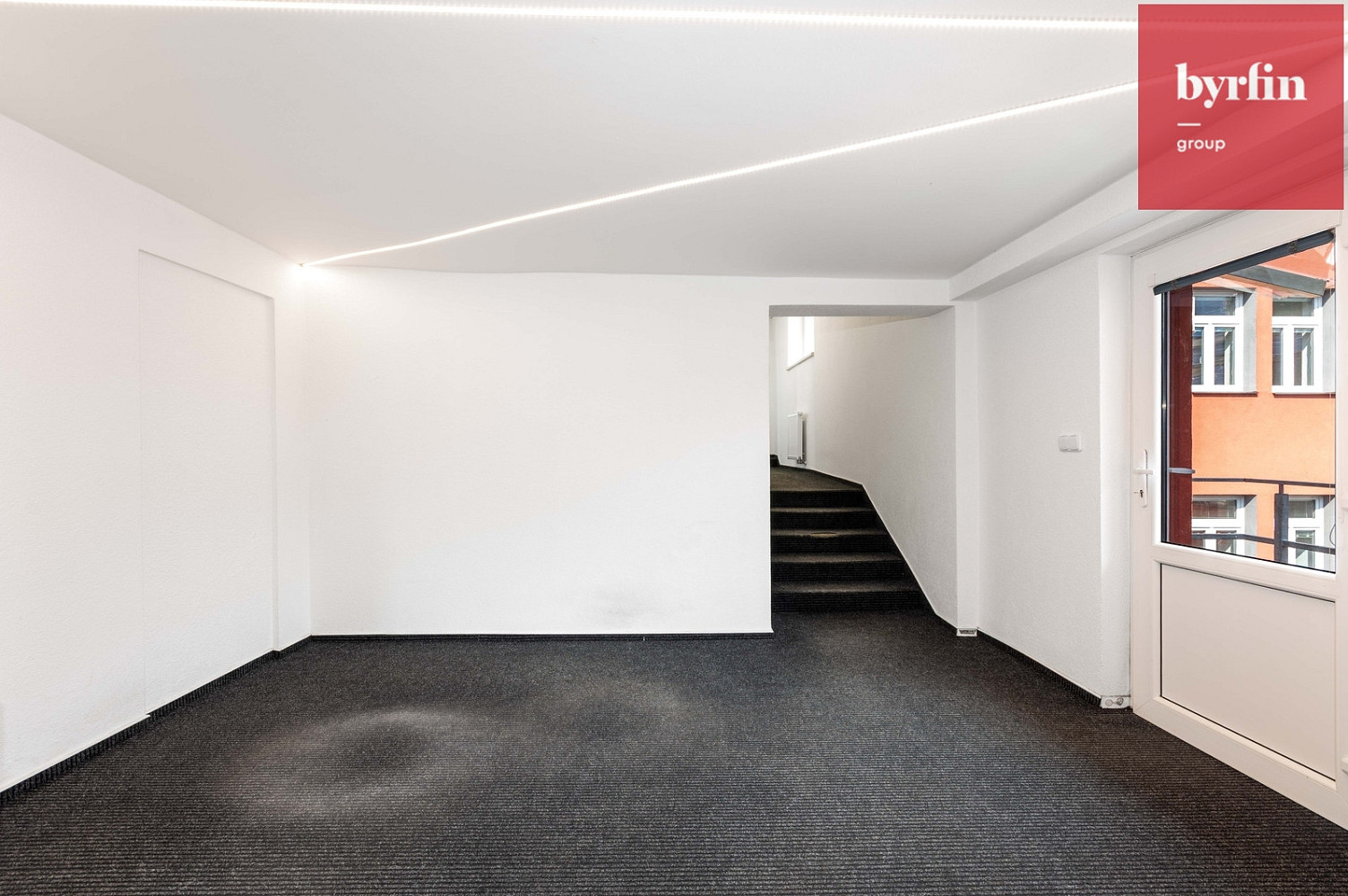 Pronájem kanceláře 273 m² — photo 4