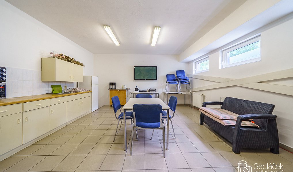 Prodej výrobních prostor 3 089 m², Krásno – náhled fotky 22
