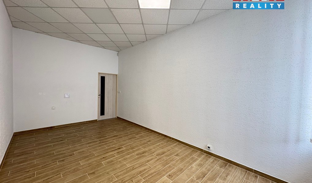 Pronájem kanceláře 18 m², Krnov – náhled fotky 3