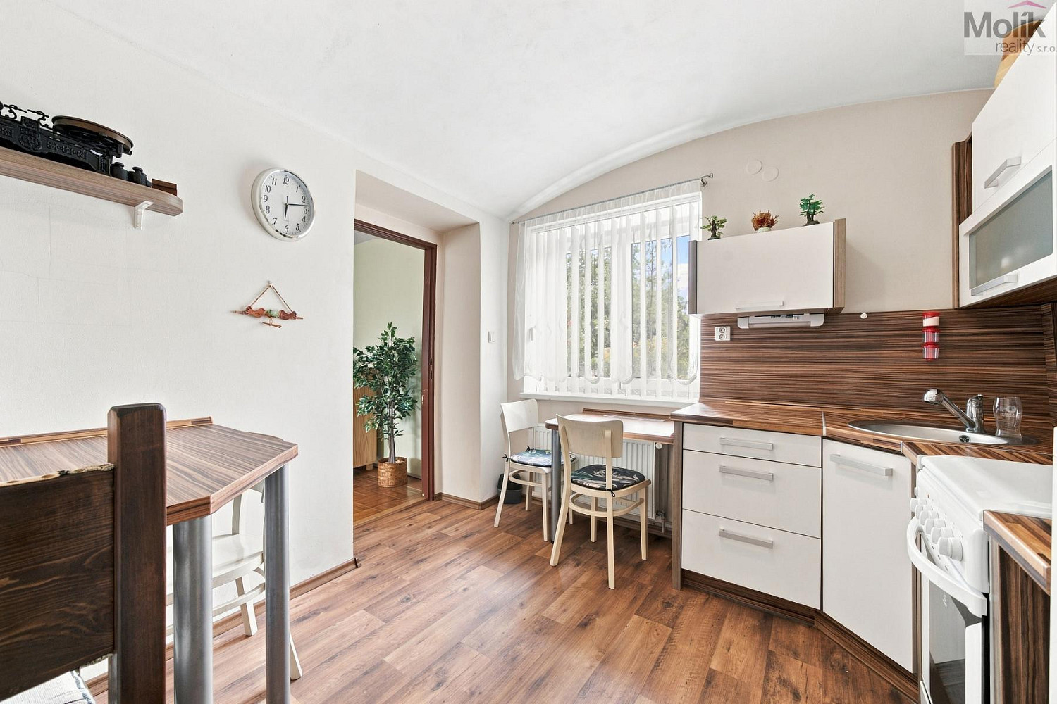 Prodej domu 194 m² s pozemkem 221 m² – fotografie 2