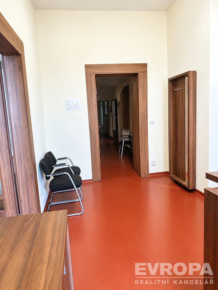 Pronájem kanceláře 26 m² – fotografie 4