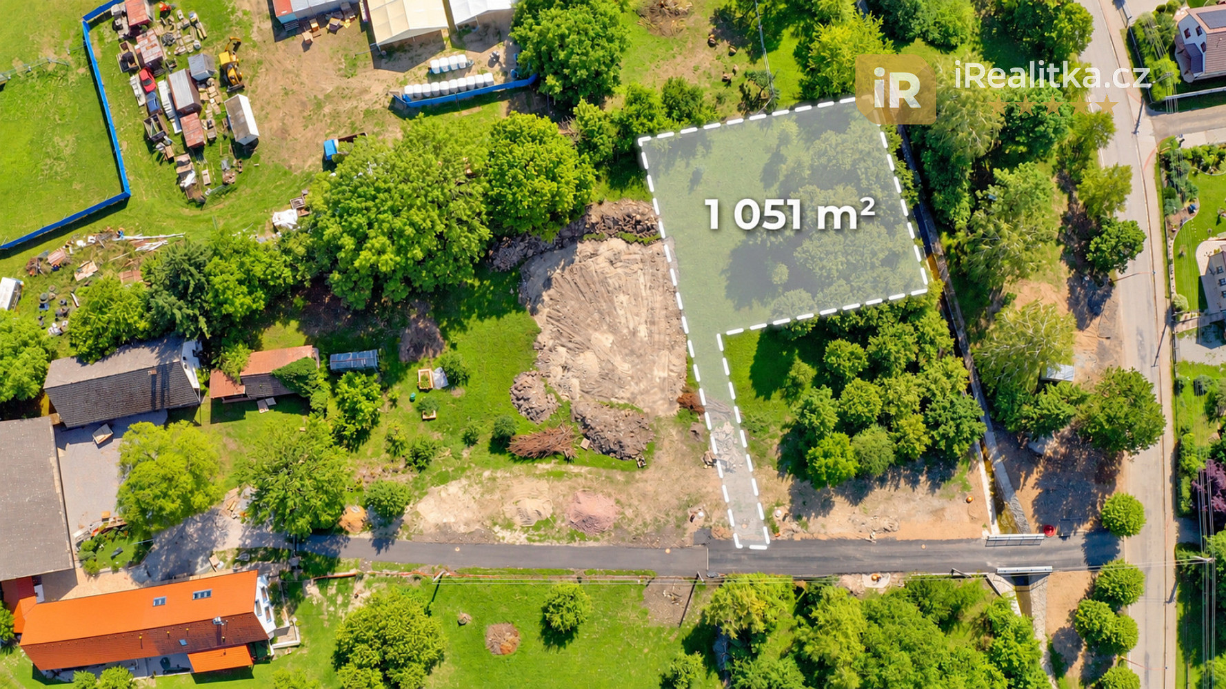 Prodej stavebního pozemku 1 051 m²
