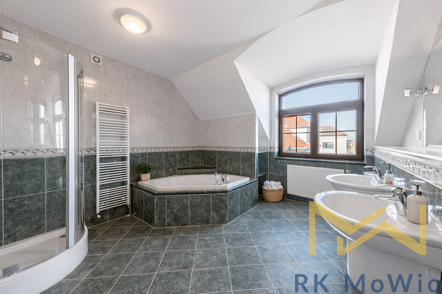 Pronájem domu 390 m² s pozemkem 903 m² – fotografie 5