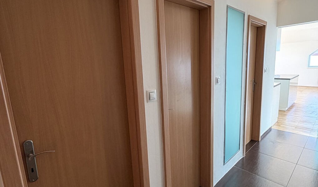 Prodej bytu 3+kk 74 m², Šestajovice – náhled fotky 18