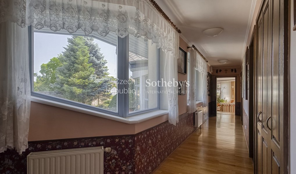 Prodej domu 609 m² s pozemkem 2 267 m², Vestec – náhled fotky 12