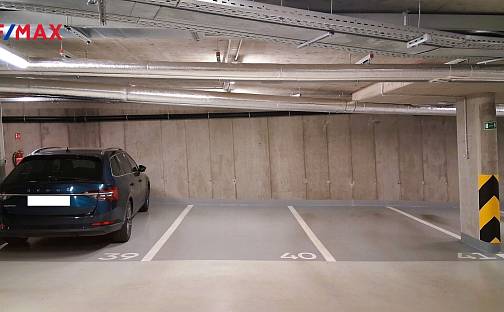 Prodej garážového stání 12 m2, K učilišti, Praha 10 - Štěrboholy