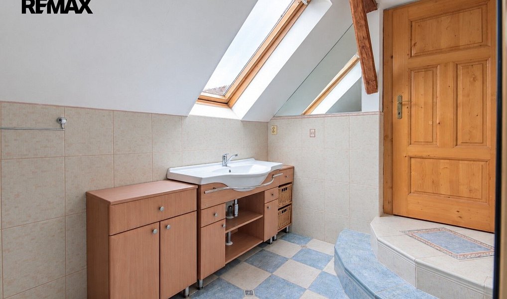 Prodej domu 168 m² s pozemkem 440 m², Zahrádky – náhled fotky 38