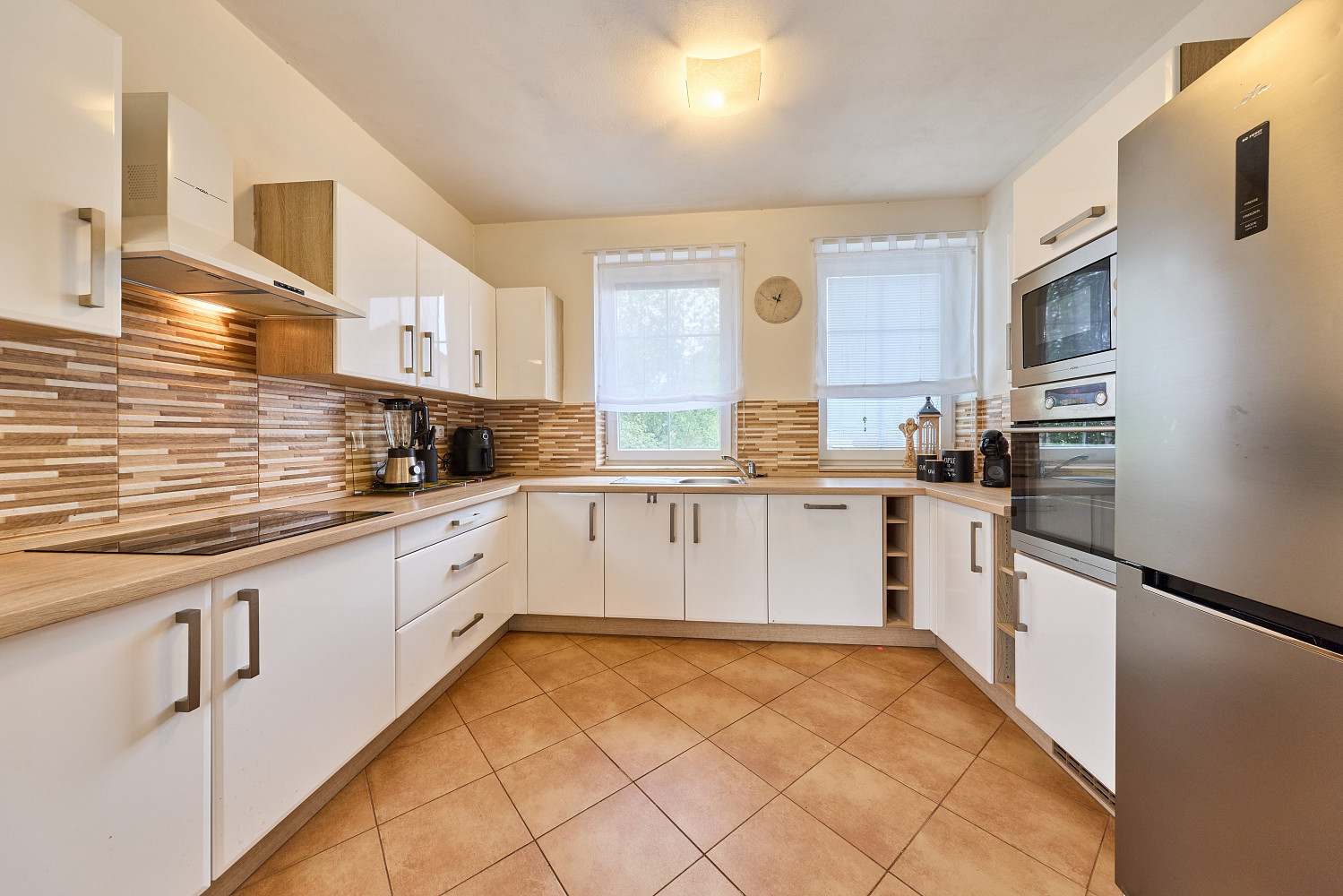 Prodej domu 141 m² s pozemkem 826 m² – fotografie 2
