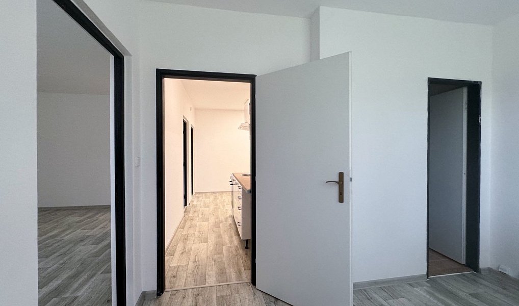 Pronájem bytu 3+1 63 m², Chomutov – náhled fotky 12