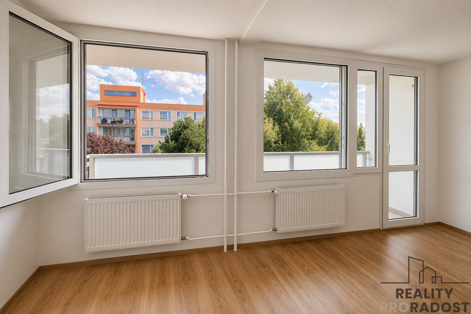 Pronájem bytu 3+kk 70 m² – fotografie 2