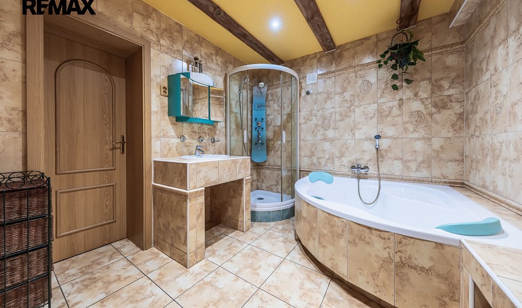 Prodej domu 350 m² s pozemkem 1 872 m², Spořice – náhled fotky 14