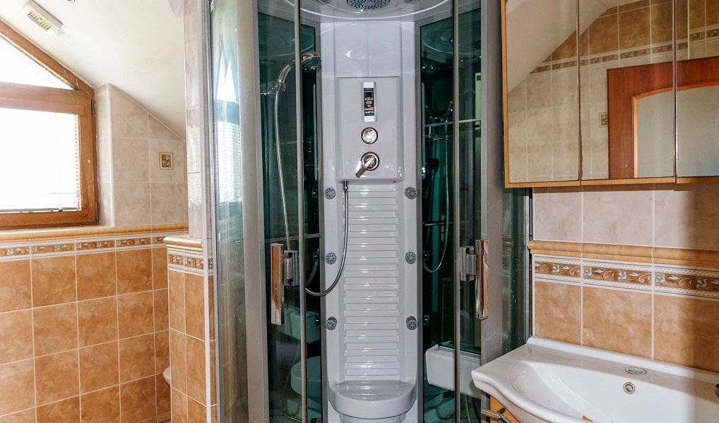 Prodej domu 206 m² s pozemkem 1 400 m², Cvrčovice – náhled fotky 11