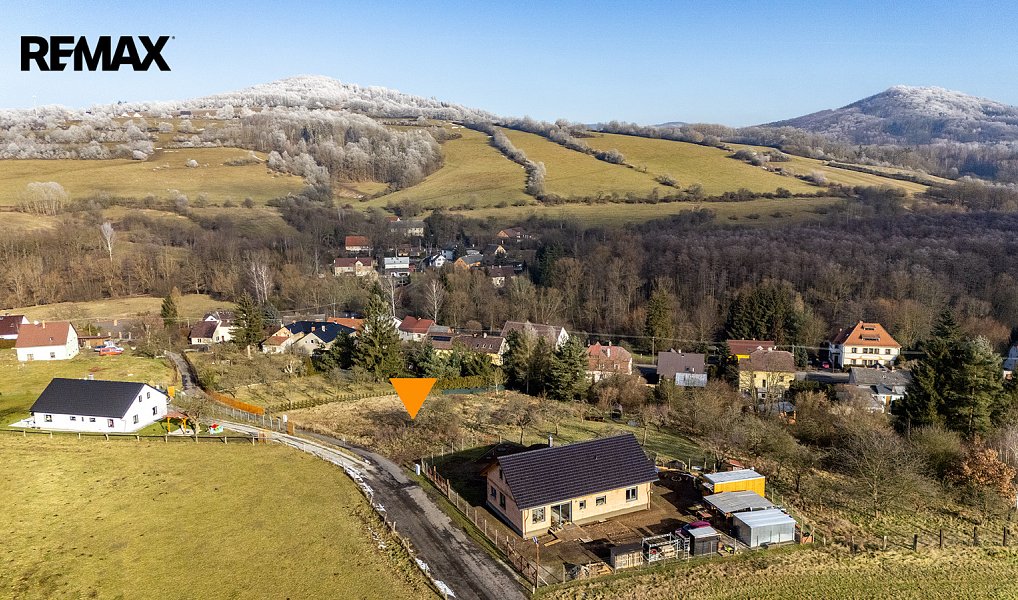 Prodej stavebního pozemku 2 413 m², Horní Police – náhled fotky 6