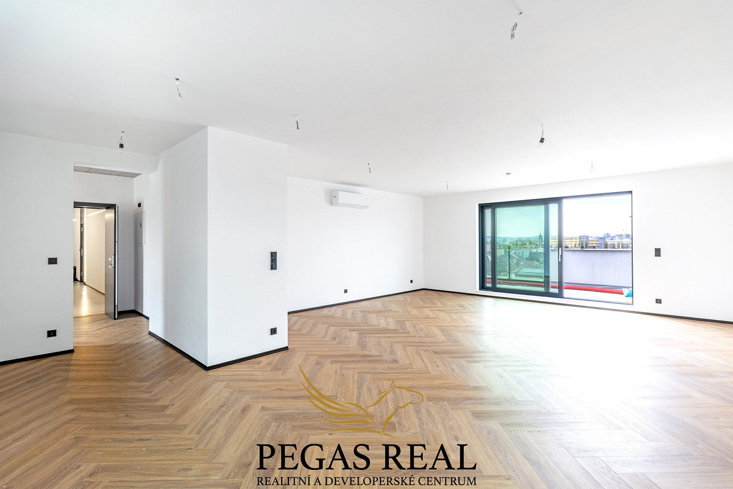 Prodej bytu 1+kk 111 m² – fotografie 4