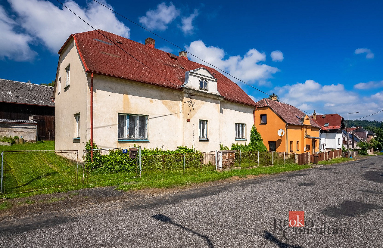 Prodej domu 225 m² s pozemkem 699 m² — photo 2