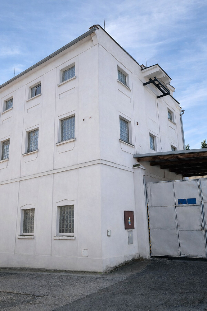 Pronájem skladovacích prostor 1 787 m²