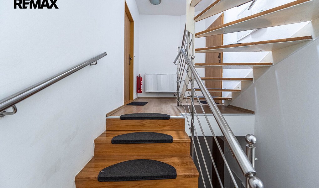Prodej domu 330 m² s pozemkem 183 m², Praha – náhled fotky 6