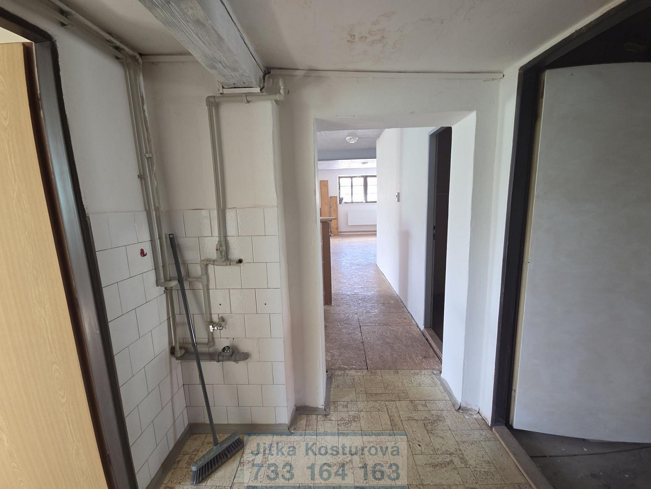 Pronájem kanceláře 100 m² – fotografie 4