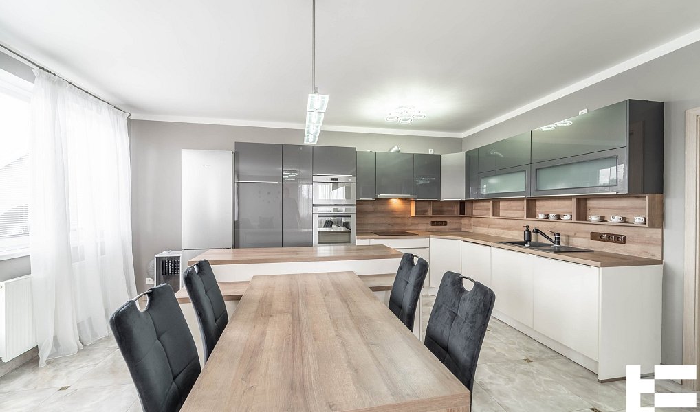 Prodej bytu 4+kk 81 m², Klecany – náhled fotky 5