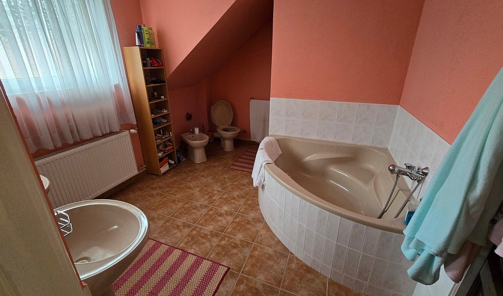 Prodej domu 400 m² s pozemkem 700 m², Krupka – náhled fotky 8