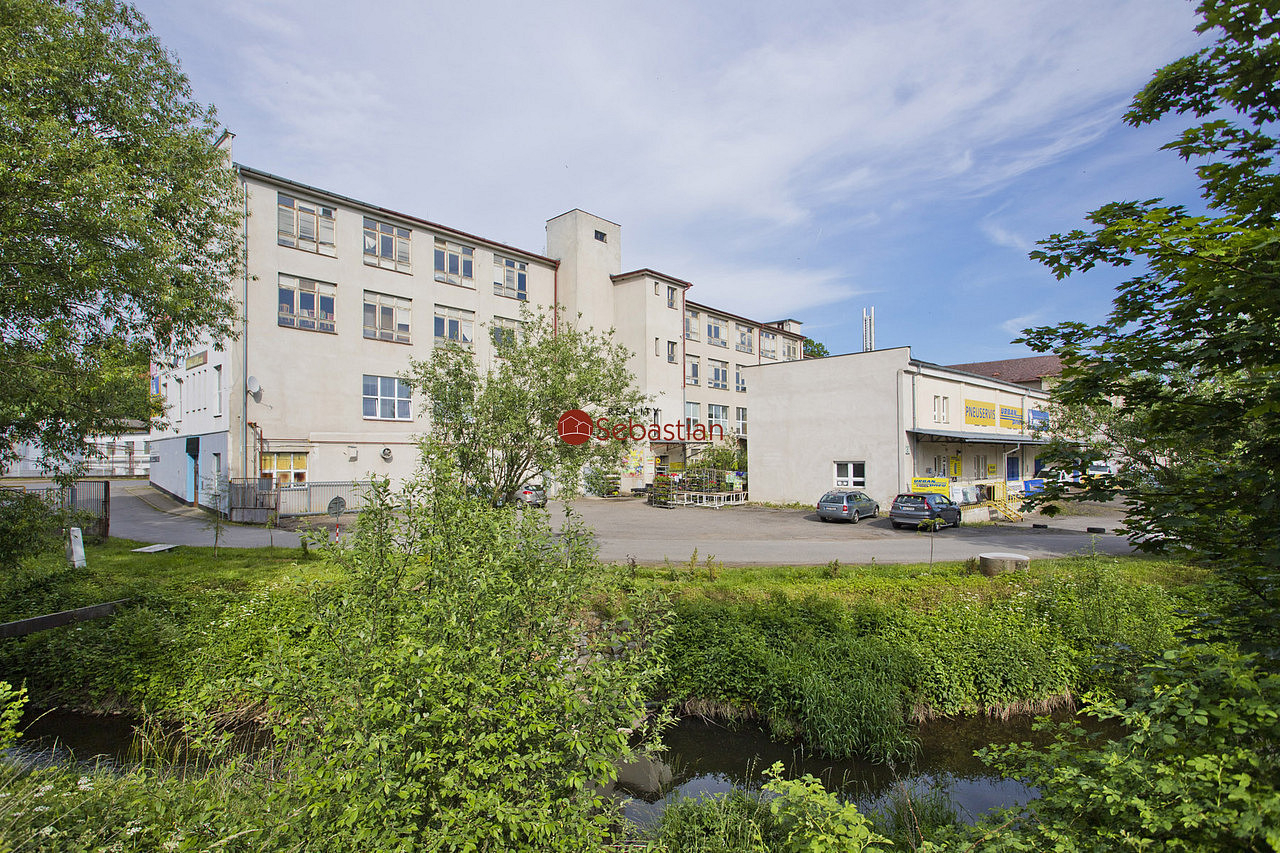 Pronájem komerčního pozemku 303 m² — photo 3