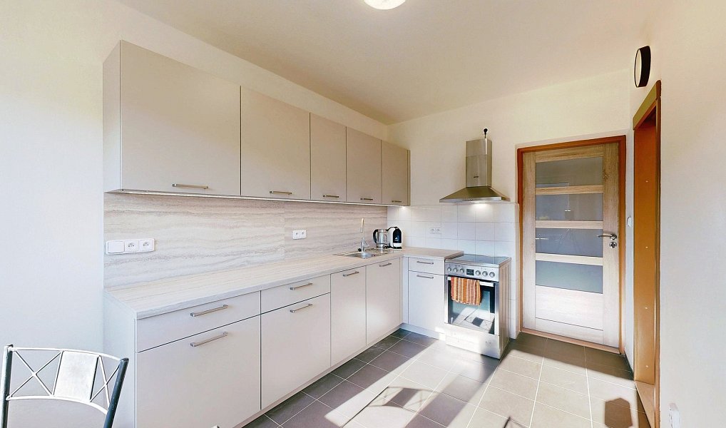 Pronájem domu 106 m² s pozemkem 2 655 m², Zbečno – náhled fotky 4