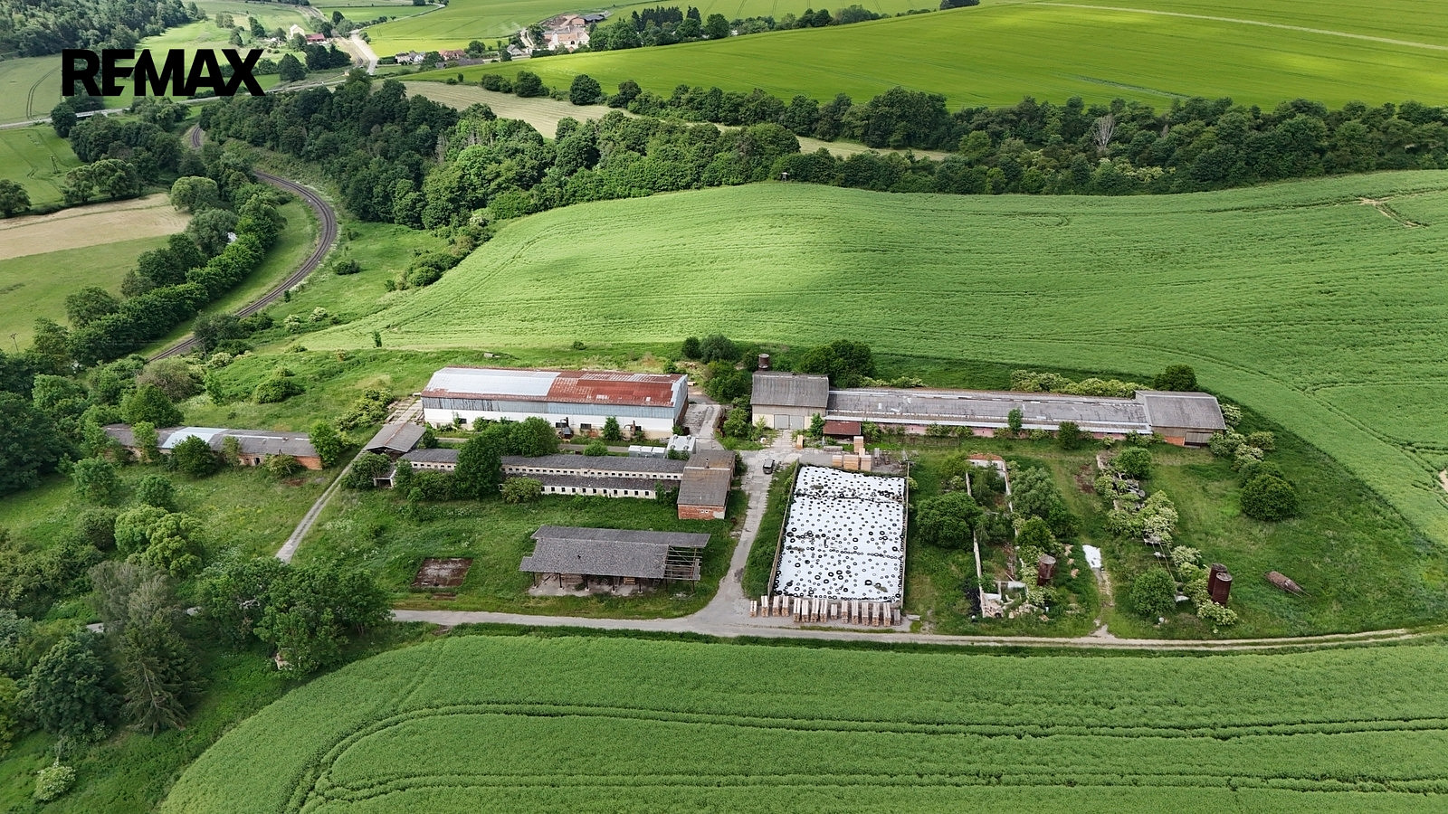 Prodej výrobních prostor 4 964 m²