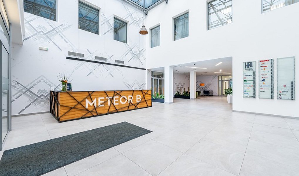 Pronájem kanceláře 194 m², Praha – náhled fotky 2