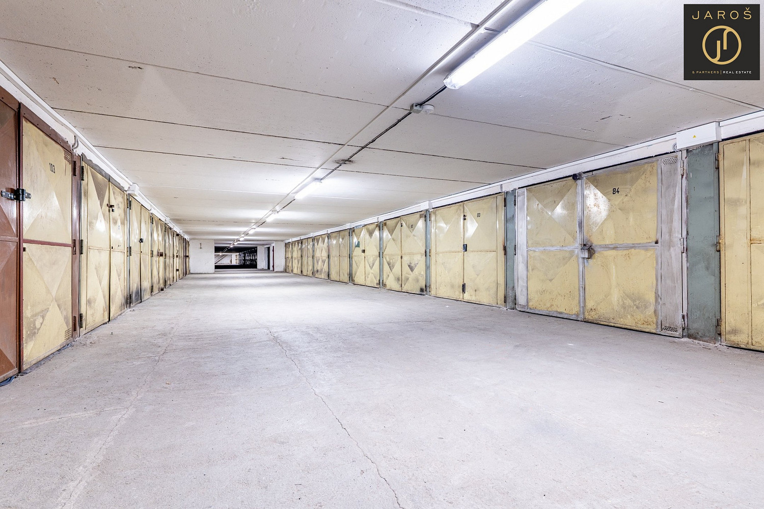 Prodej garáže kladno - kročehlavy, ul. u bellevue (u gdm) — photo 4