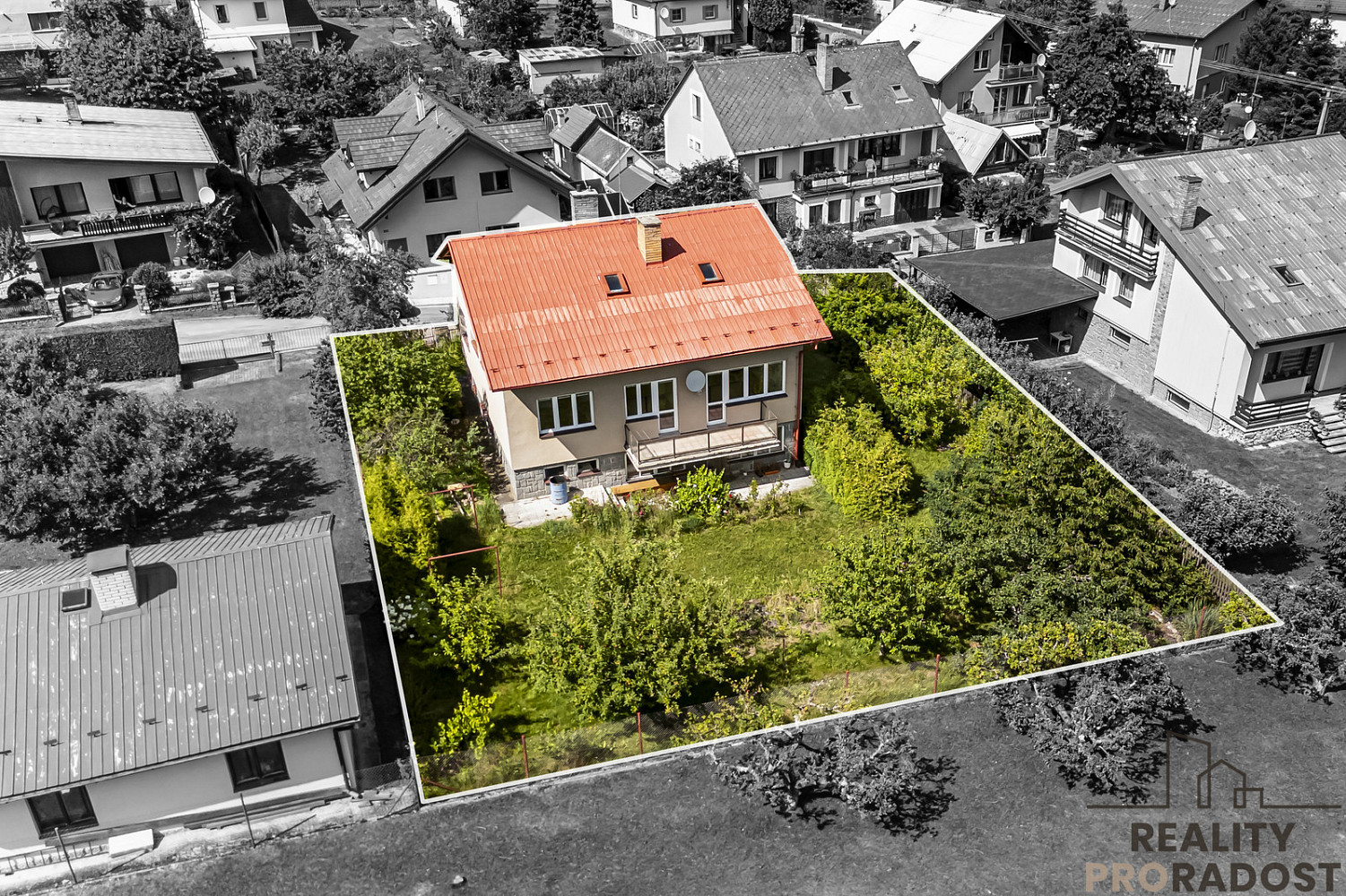 Prodej domu 250 m² s pozemkem 769 m² — photo 2