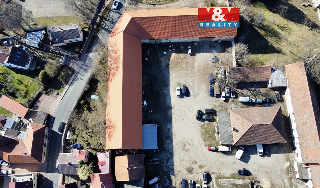 Pronájem pozemku 360 m², Ořech – fotka 1 z 12