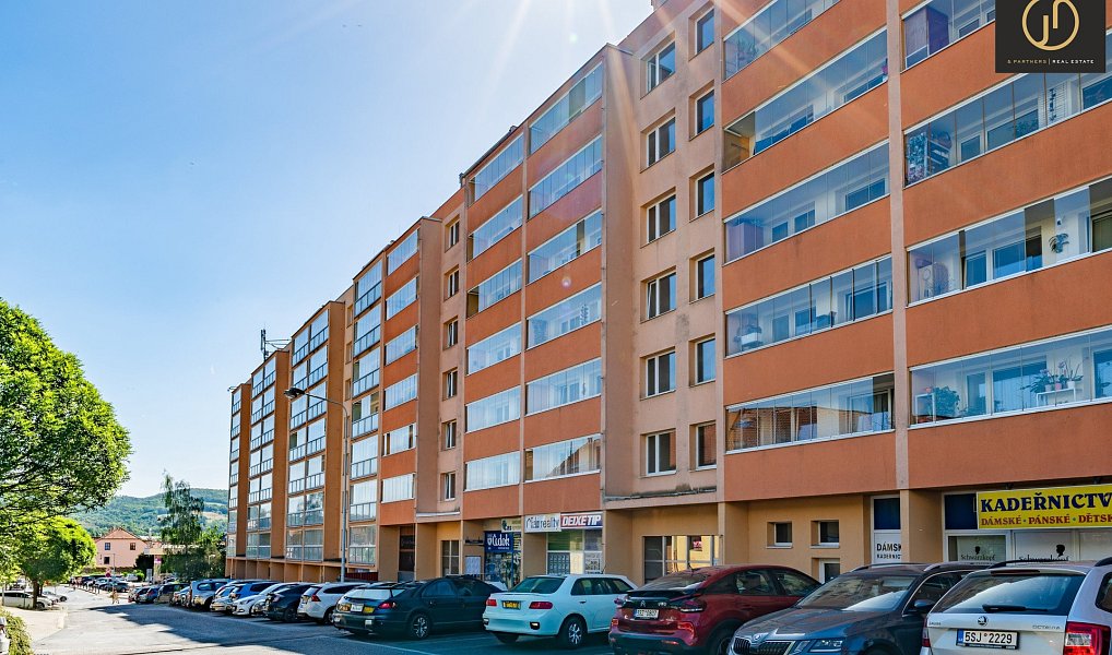 Prodej bytu 3+1 85 m², Beroun – fotka 1 z 17