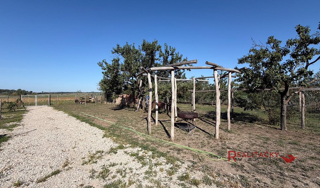 Prodej stavebního pozemku 1 129 m², Jevišovka – náhled fotky 8